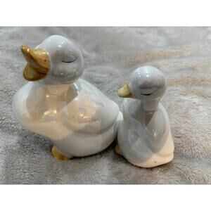 Vintage Iridescent Mother Duck & Baby Duck Figurines – Ceramic Lustreware